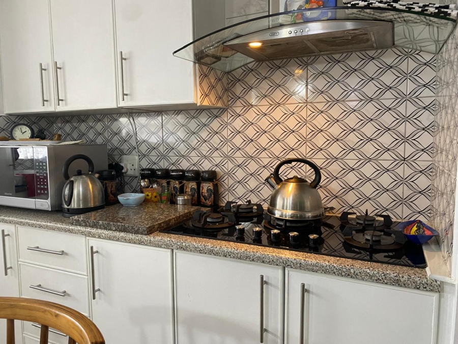 3 Bedroom Property for Sale in Deoville Park Western Cape